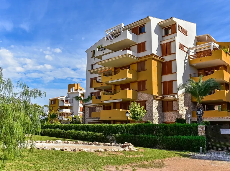 Mieszkanie 3 pokoi 90 m² Torrevieja, Hiszpania