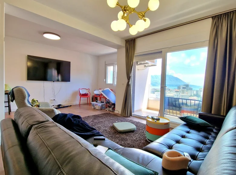 Penthouse 3 bedrooms 140 m² in Budva, Montenegro