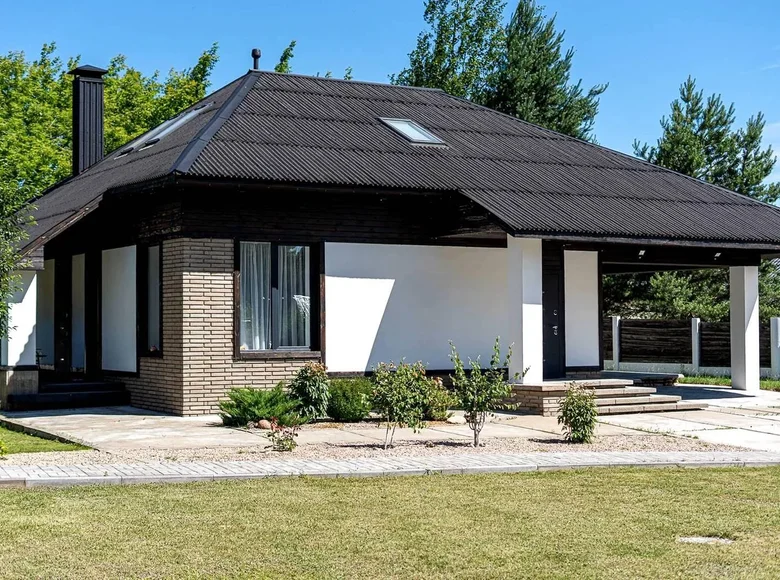 House 257 m² Kalodziscanski sielski Saviet, Belarus
