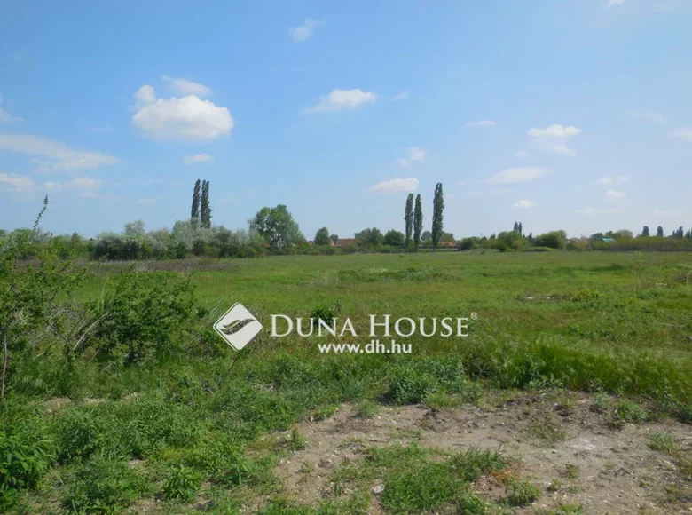 Land 35 733 m² Monor, Hungary