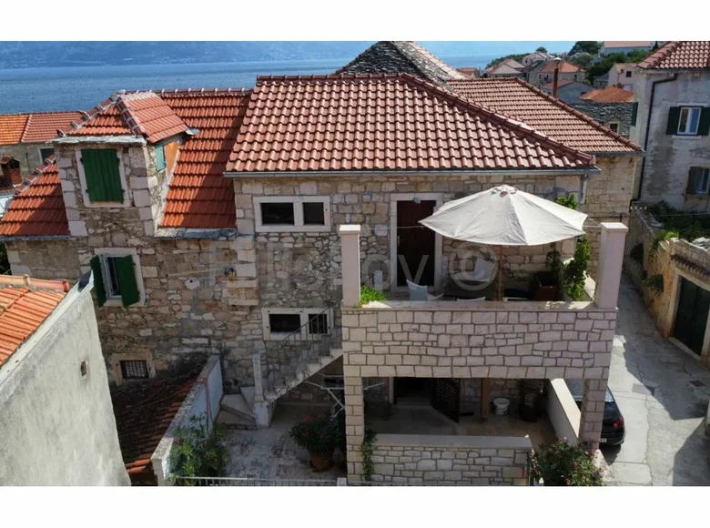 5 room house 150 m² Postira, Croatia