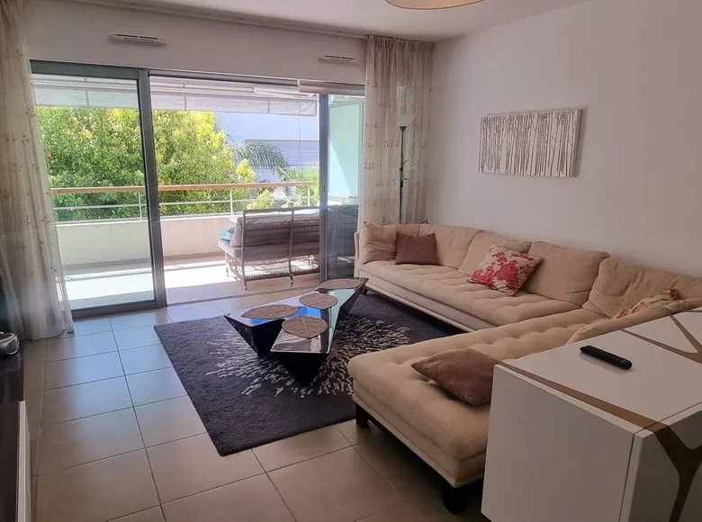 2 bedroom apartment 71 m², France