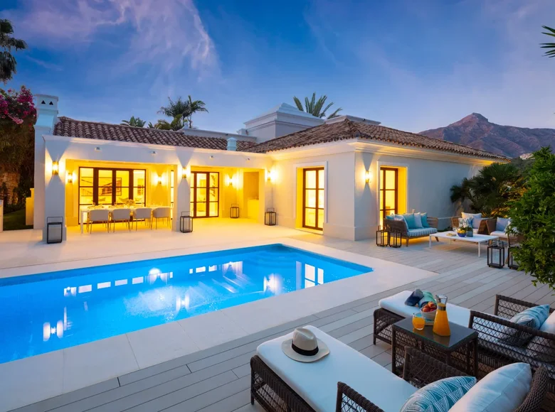 5 bedroom house  Marbella, Spain