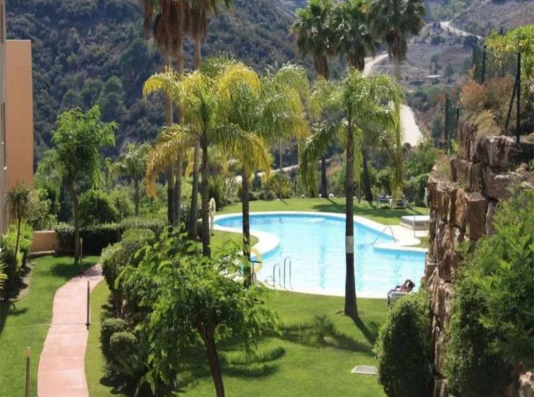 2 bedroom apartment 120 m² Benahavis, Spain