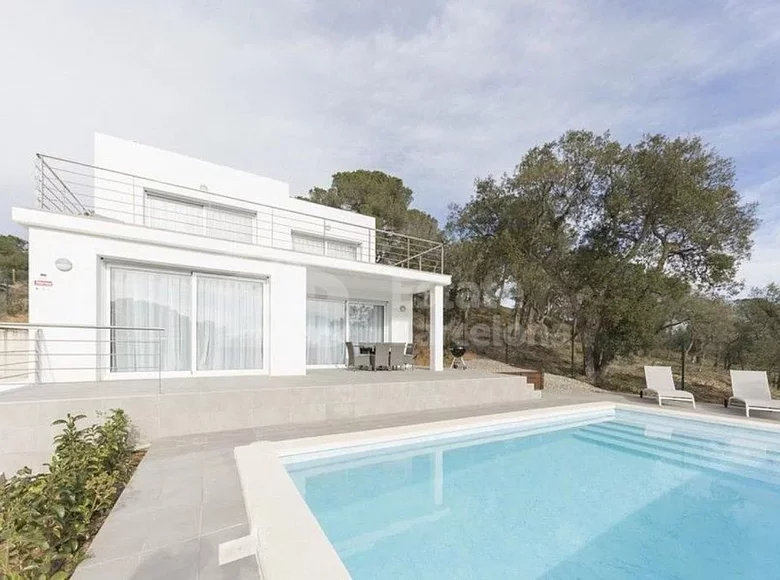 Dom 3 pokoi 300 m² Costa Brava, Hiszpania