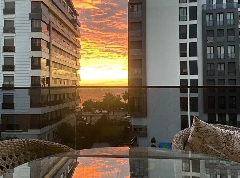 Wohnung 4 Schlafzimmer 140 m² Muratpasa, Türkei