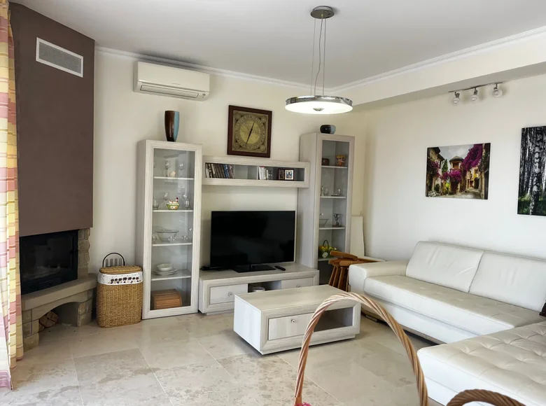 2 bedroom apartment 112 m² Petrovac, Montenegro