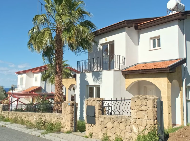 3 bedroom villa 4 000 m² Lapithos, Northern Cyprus