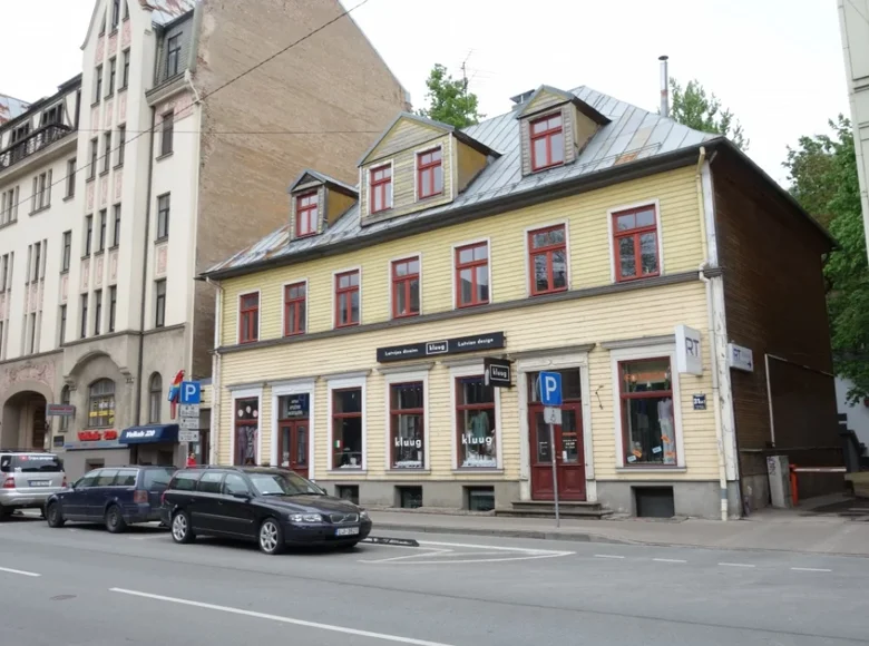 Edificio rentable 930 m² en Riga, Letonia