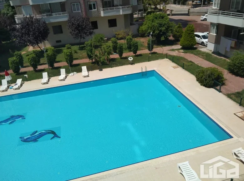 Mieszkanie 4 pokoi 185 m² Erdemli, Turcja