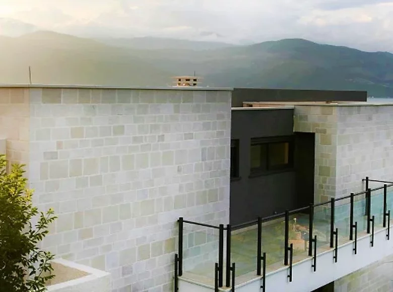 villa de 5 dormitorios 770 m² Lustica, Montenegro