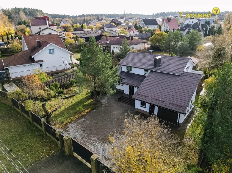 House 330 m² Marjaliva, Belarus