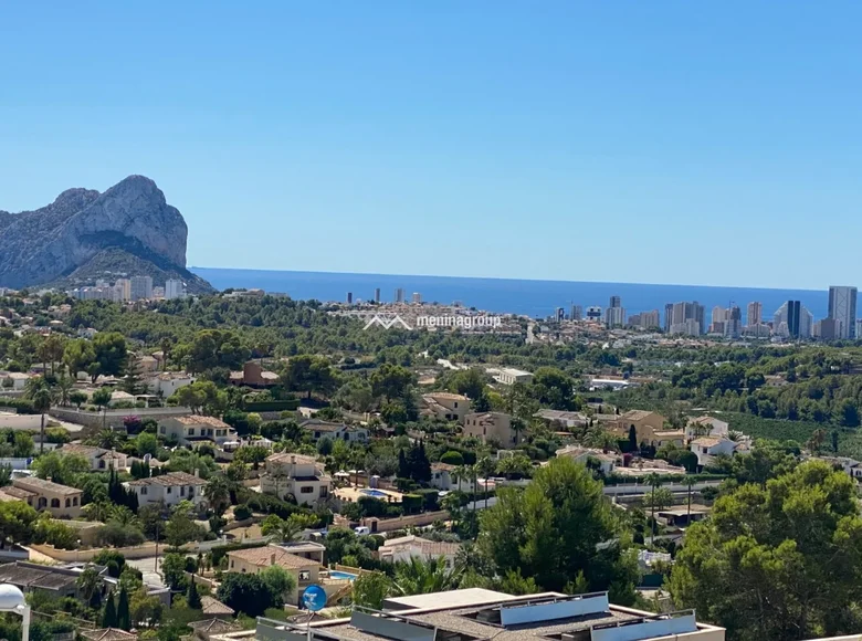 5-Schlafzimmer-Villa 280 m² Calp, Spanien