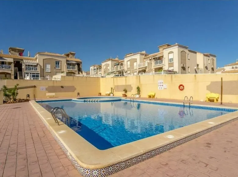 Szeregowiec 3 pokoi 82 m² Torrevieja, Hiszpania