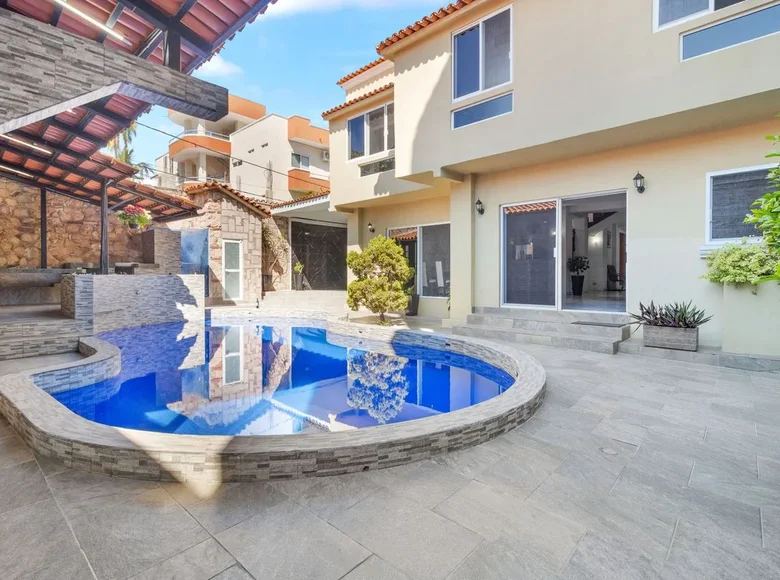 Casa 5 habitaciones 702 m² Puerto Vallarta, México