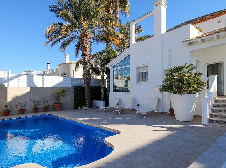 5-Schlafzimmer-Villa 290 m² San Fulgencio, Spanien