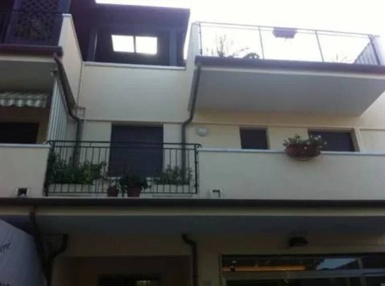 Apartamento 7 habitaciones 120 m² Terni, Italia