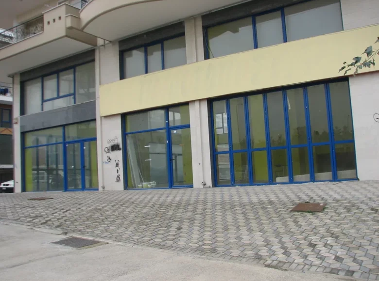 Shop 460 m² in Kordelio - Evosmos Municipality, Greece