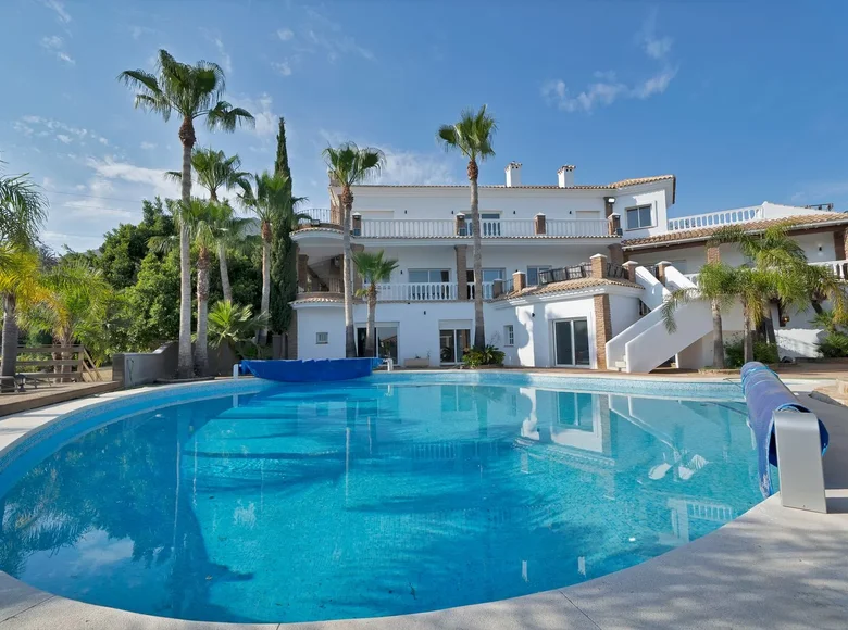 9 bedroom house 750 m² Fuengirola, Spain