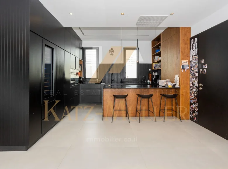 Villa 8 rooms 300 m² Kfar Yona, Israel