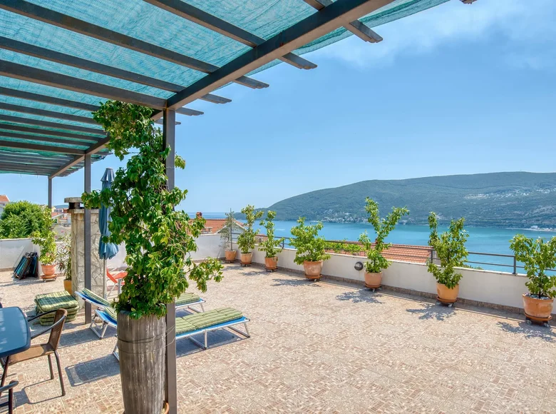 Haus 5 Schlafzimmer  Herceg Novi, Montenegro