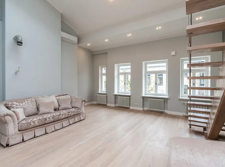 Mieszkanie 3 pokoi 114 m² Ryga, Łotwa