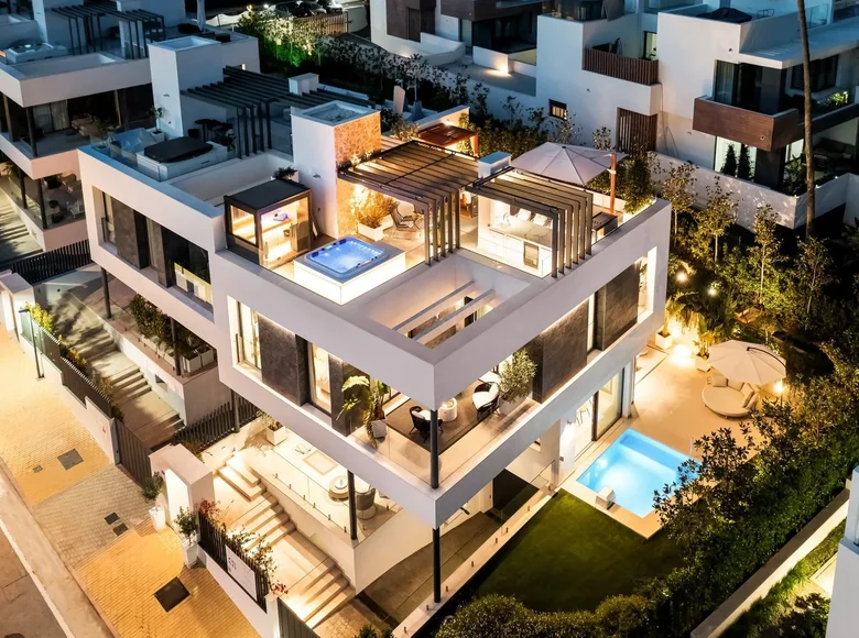 4 bedroom house 609 m² Malaga, Spain