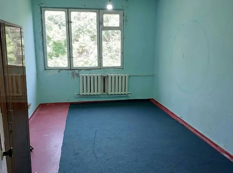 Kvartira 3 xonalar 65 m² Beshkurganda