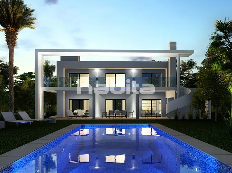 4 bedroom house 275 m² Fuengirola, Spain