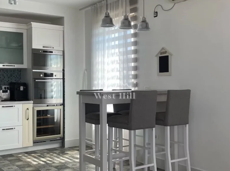 4 room apartment 145 m² Dobra Voda, Montenegro