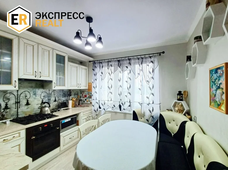 Mieszkanie 4 pokoi 82 m² Kobryń, Białoruś