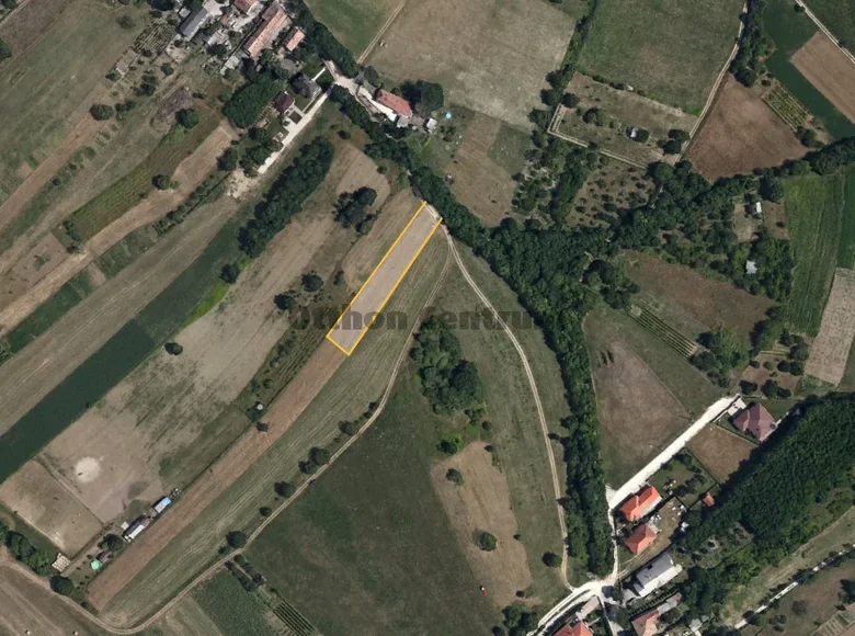 Land 1 717 m² Gyori jaras, Hungary