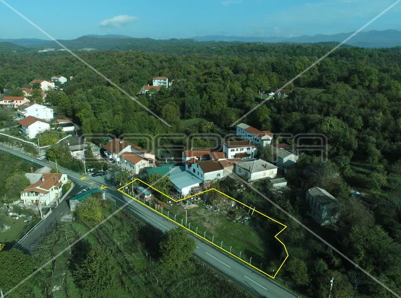 Land 800 m² Sarsoni, Croatia