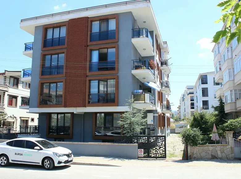 Mieszkanie 3 pokoi 115 m² Ciftlikkoey, Turcja