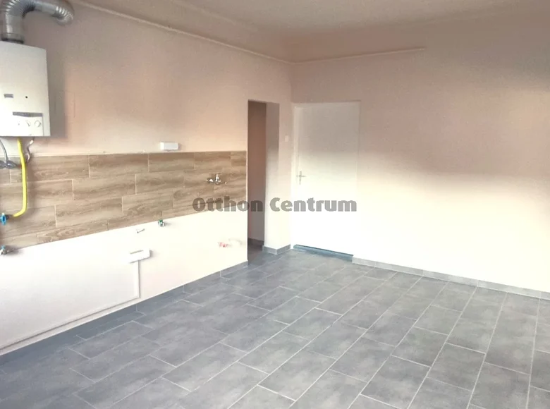 Dom 4 pokoi 85 m² Hajduboeszoermeny, Węgry