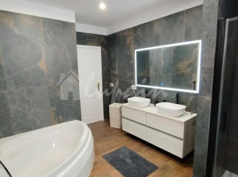 3 bedroom apartment 168 m² Adeje, Spain