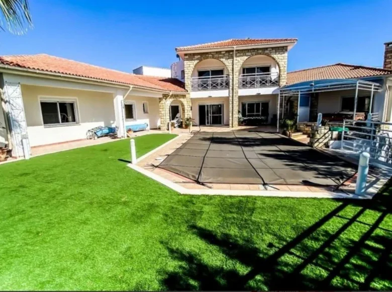 7 bedroom house 290 m² Demos Agiou Athanasiou, Cyprus