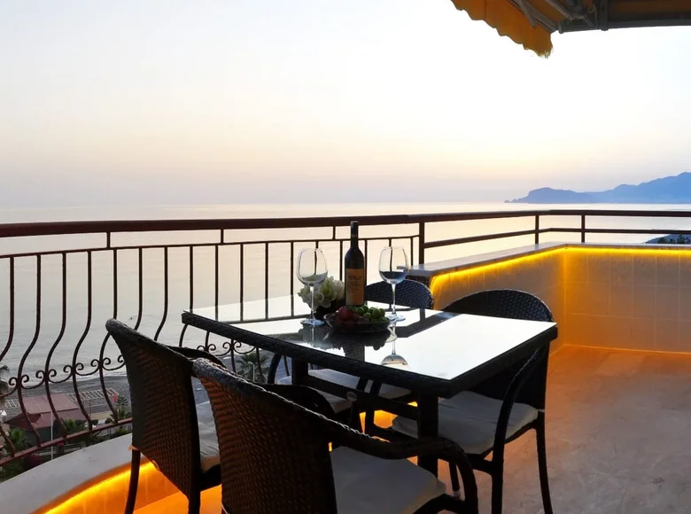 2 bedroom apartment 110 m² Mahmutlar, Turkey