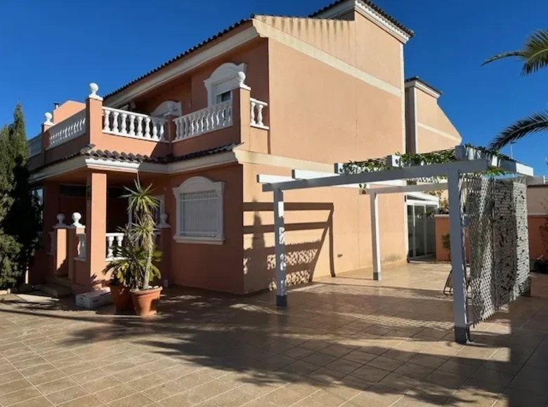 2 bedroom Villa 300 m² Santa Pola, Spain