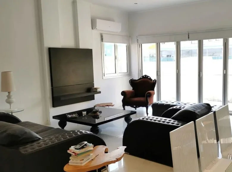 Dom 6 pokojów 370 m² Demos Agiou Athanasiou, Cypr