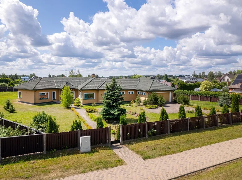 Haus 7 zimmer 380 m² Kirchholm, Lettland