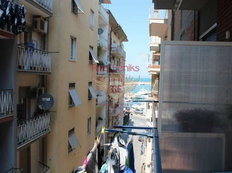Mieszkanie 2 pokoi 70 m² Porto Santo Stefano, Włochy