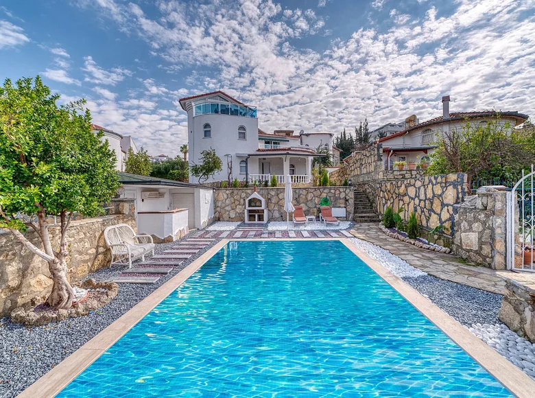 Villa de 6 habitaciones 300 m² Tuerkler, Turquía