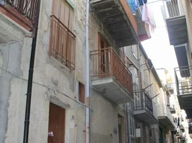 3 bedroom house  Alessandria della Rocca, Italy