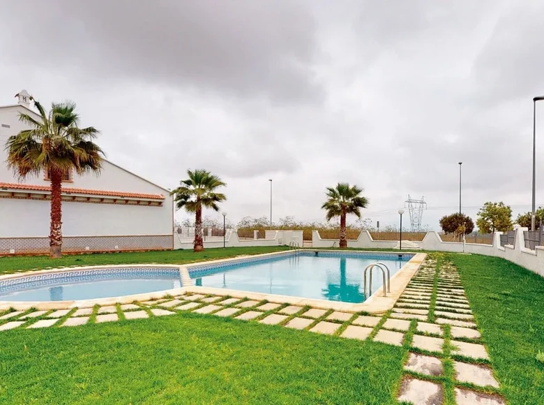 Villa de tres dormitorios 147 m² San Miguel de Salinas, España