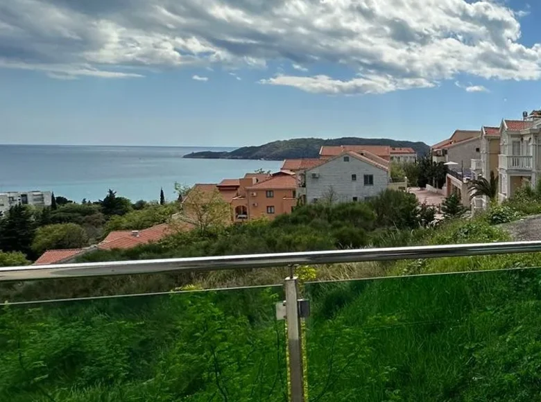 2 bedroom apartment 81 m² Budva, Montenegro