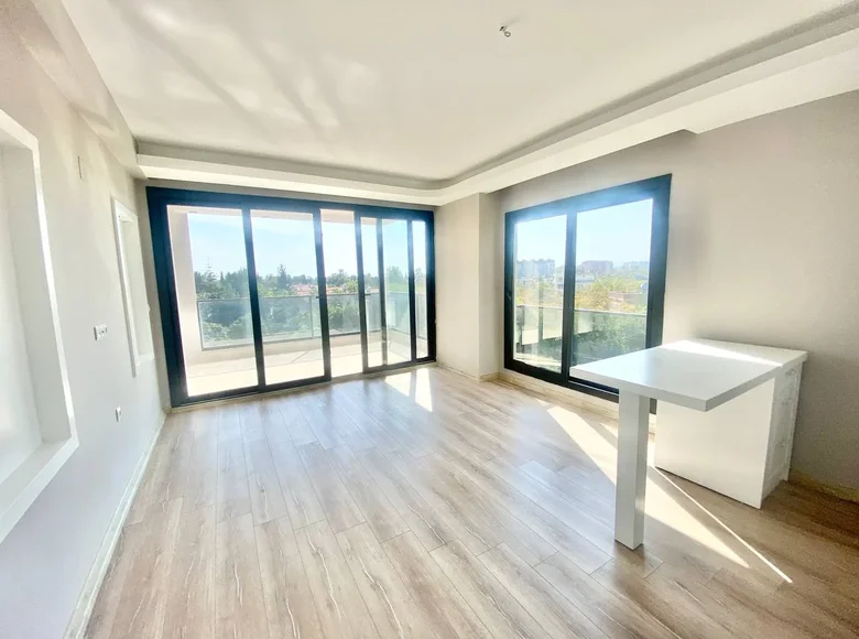 Квартира 3 комнаты 120 м² Мезитли, Турция