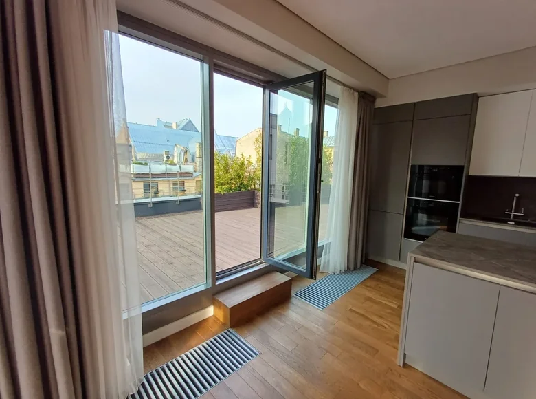 Mieszkanie 4 pokoi 185 m² Ryga, Łotwa