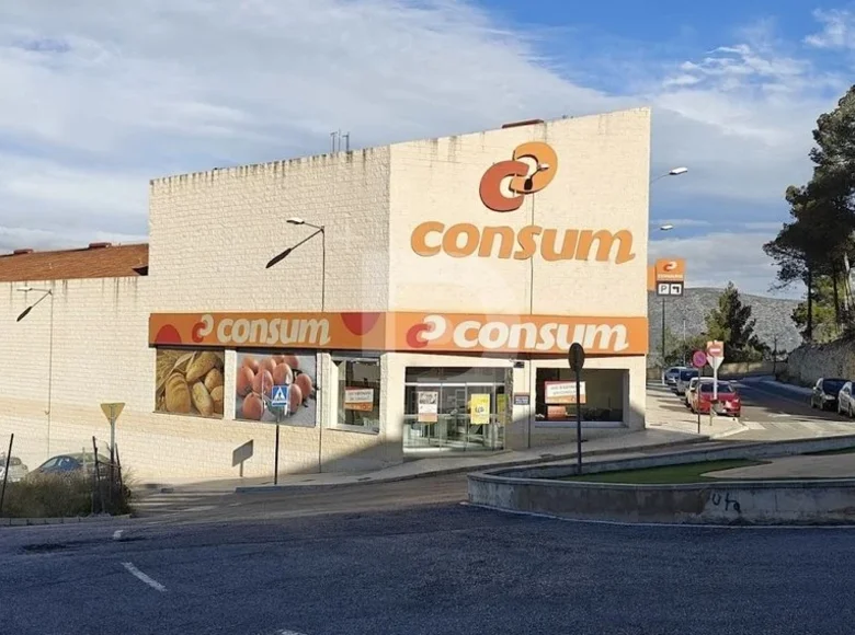 Shop 3 194 m² in Spain, Spain