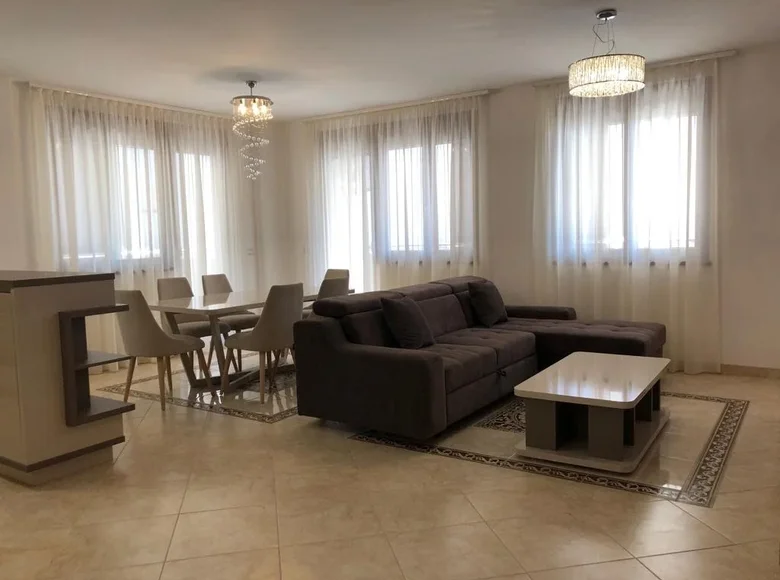 Mieszkanie 2 pokoi 94 m² Becici, Czarnogóra